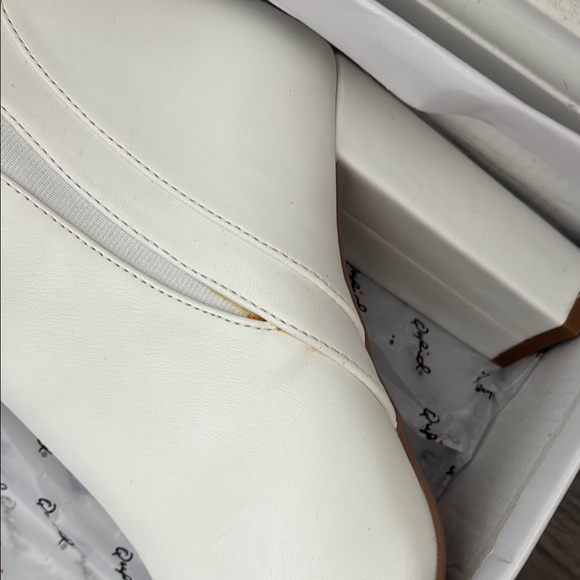 Qupid White Heeled Boots with Chunky Heel - Picture 3 of 6